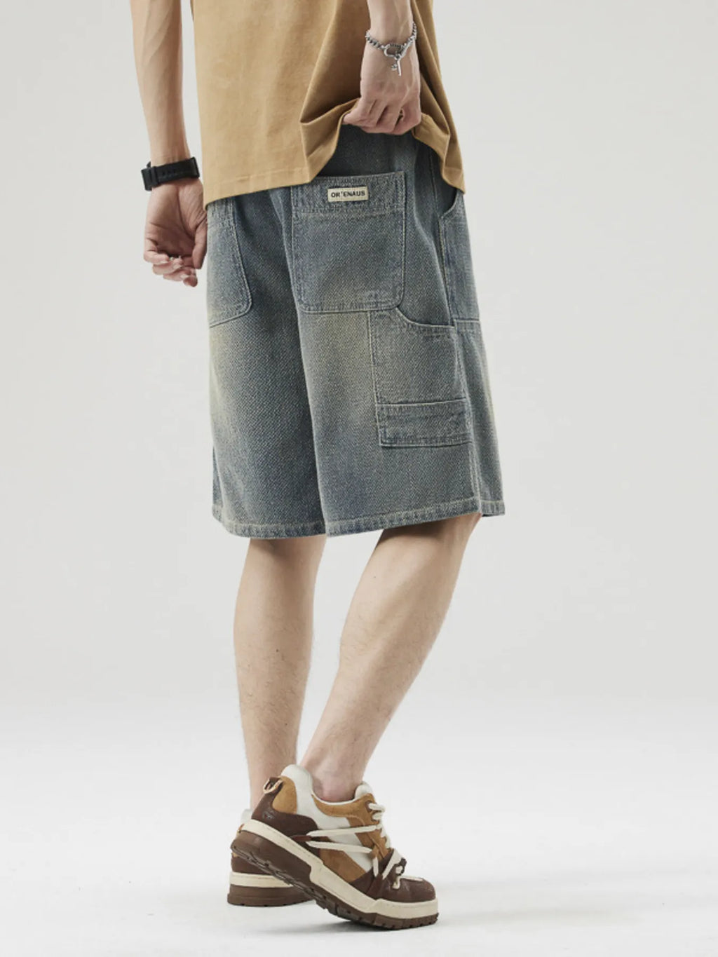 Short trousers